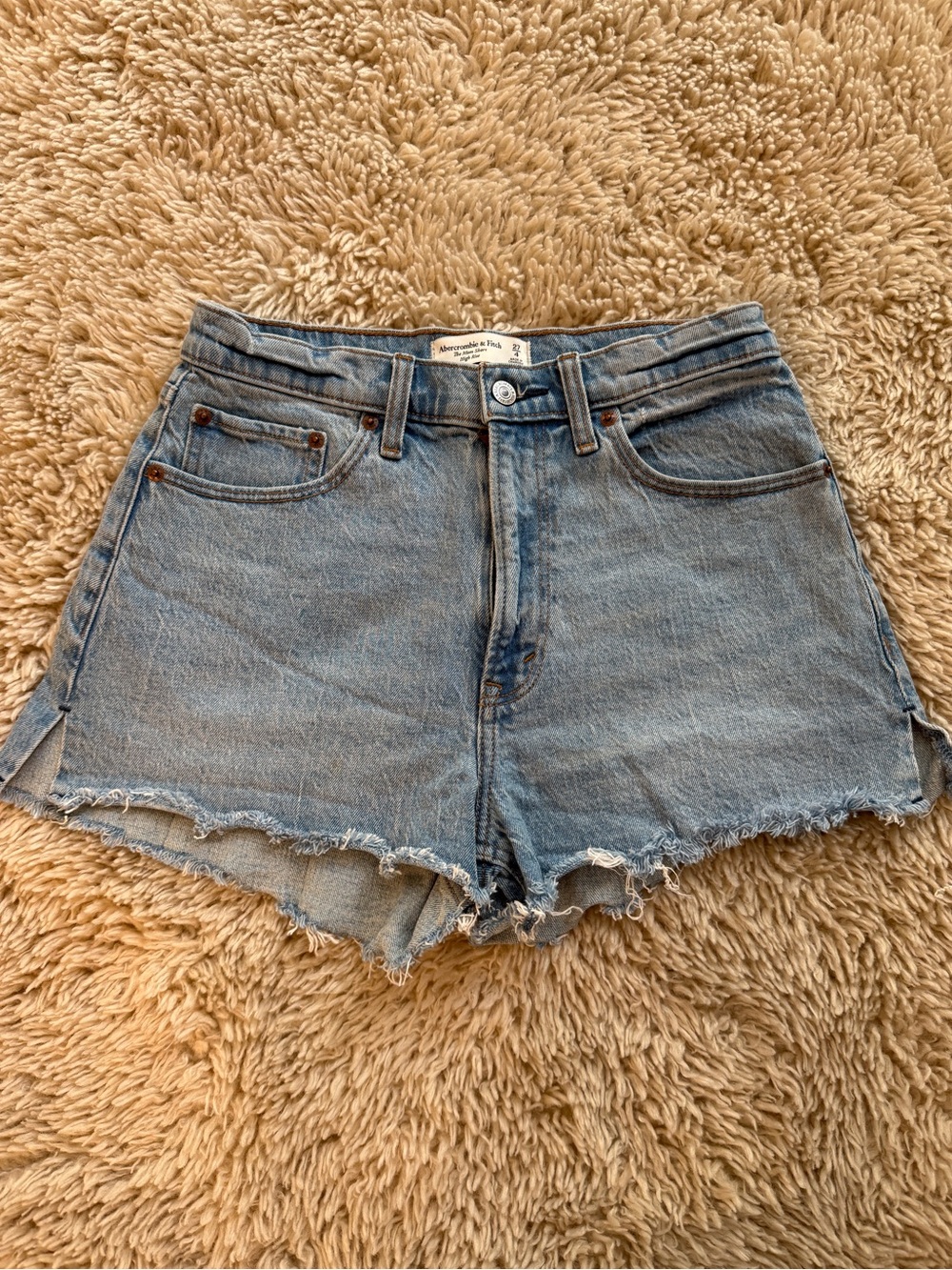 Abercrombie High Rise Mom Short- Size 27/4